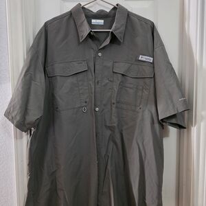 Columbia Gray Short Sleeve Shirt